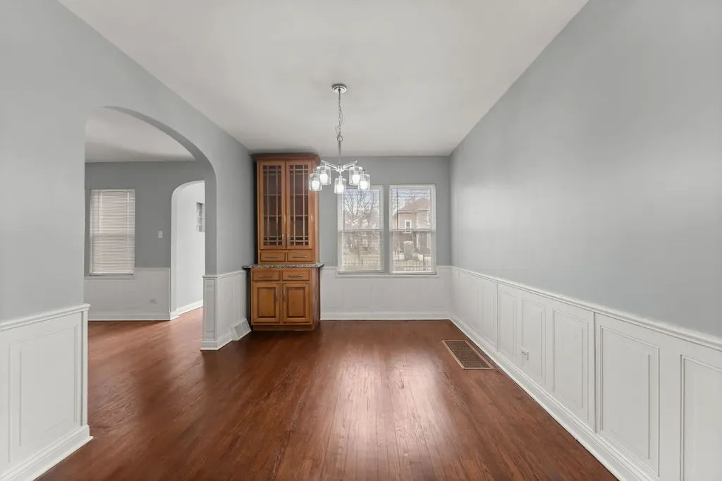 12044 South Perry Avenue Chicago IL 60628