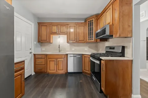 12044 South Perry Avenue Chicago IL 60628