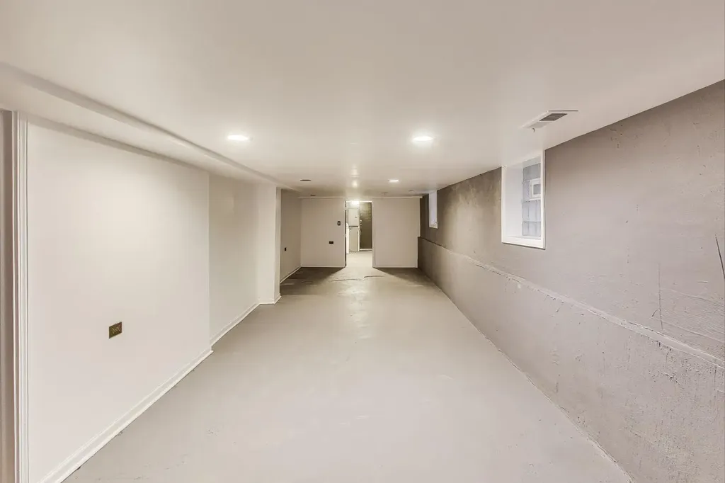1117 West 57th Street Chicago IL 60621