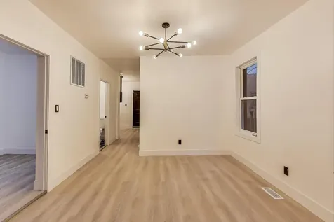1117 West 57th Street Chicago IL 60621