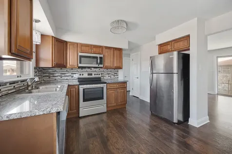 18318 Exchange Avenue Lansing IL 60438