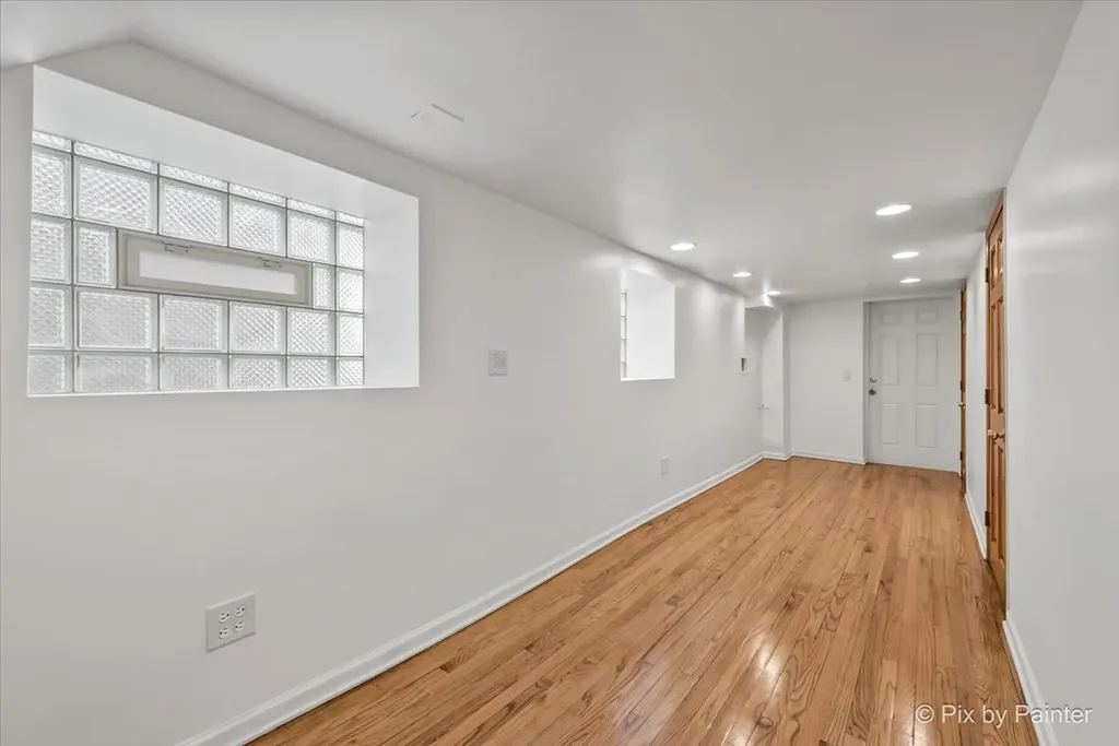 4827 North Harding Avenue Chicago IL 60625