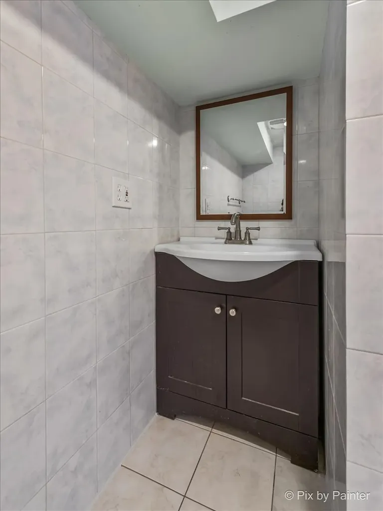 4827 North Harding Avenue Chicago IL 60625