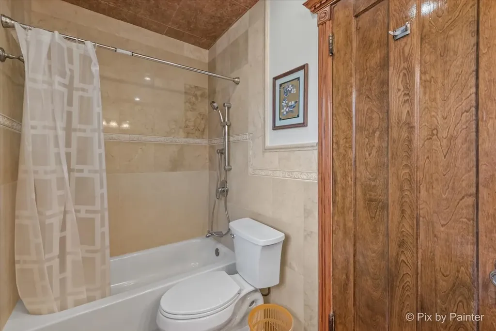 4827 North Harding Avenue Chicago IL 60625