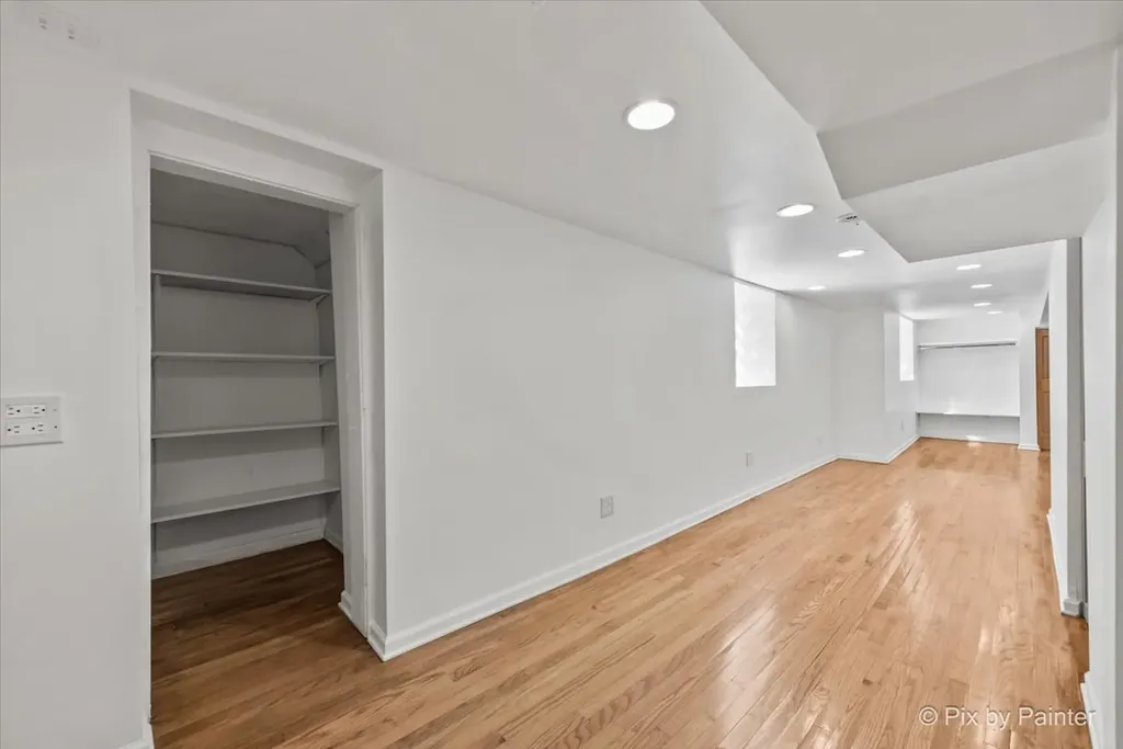 4827 North Harding Avenue Chicago IL 60625