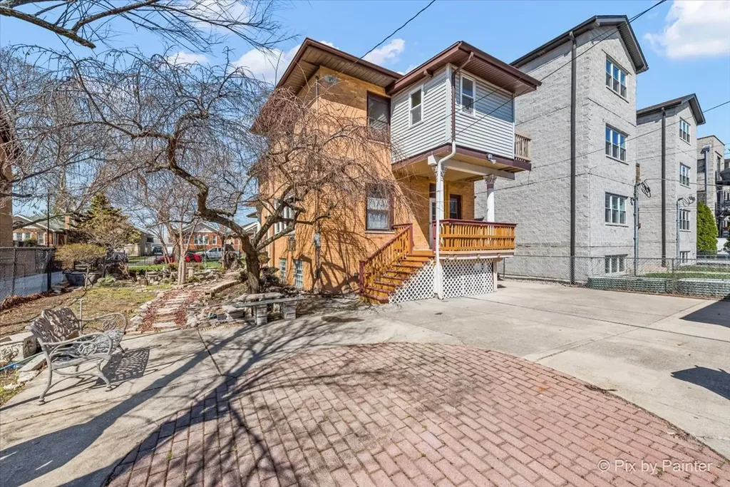 4827 North Harding Avenue Chicago IL 60625