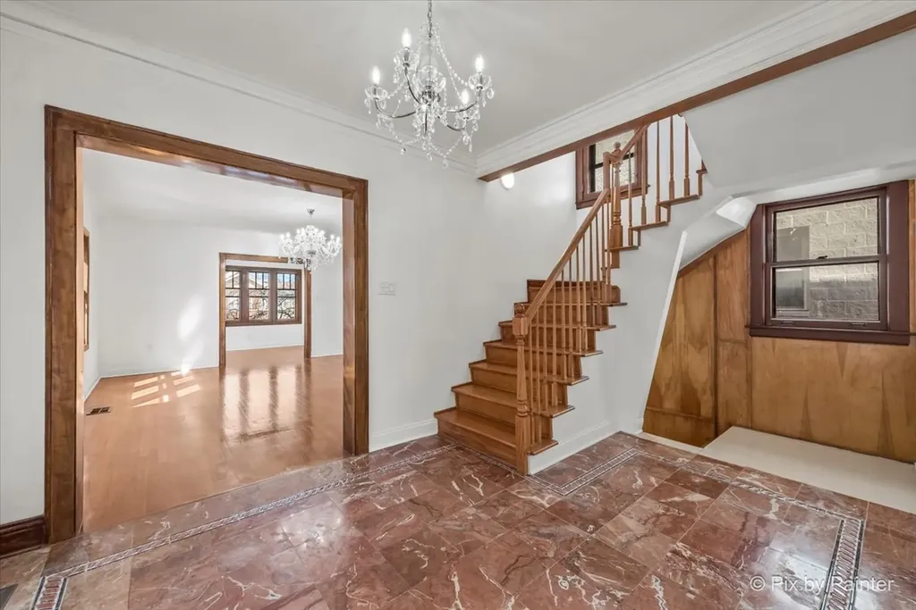 4827 North Harding Avenue Chicago IL 60625
