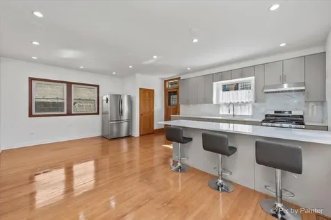 4827 North Harding Avenue Chicago IL 60625