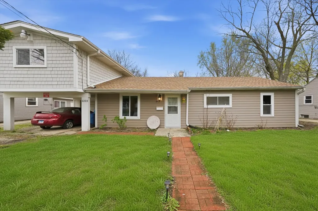 1222 Grove Street Aurora IL 60505