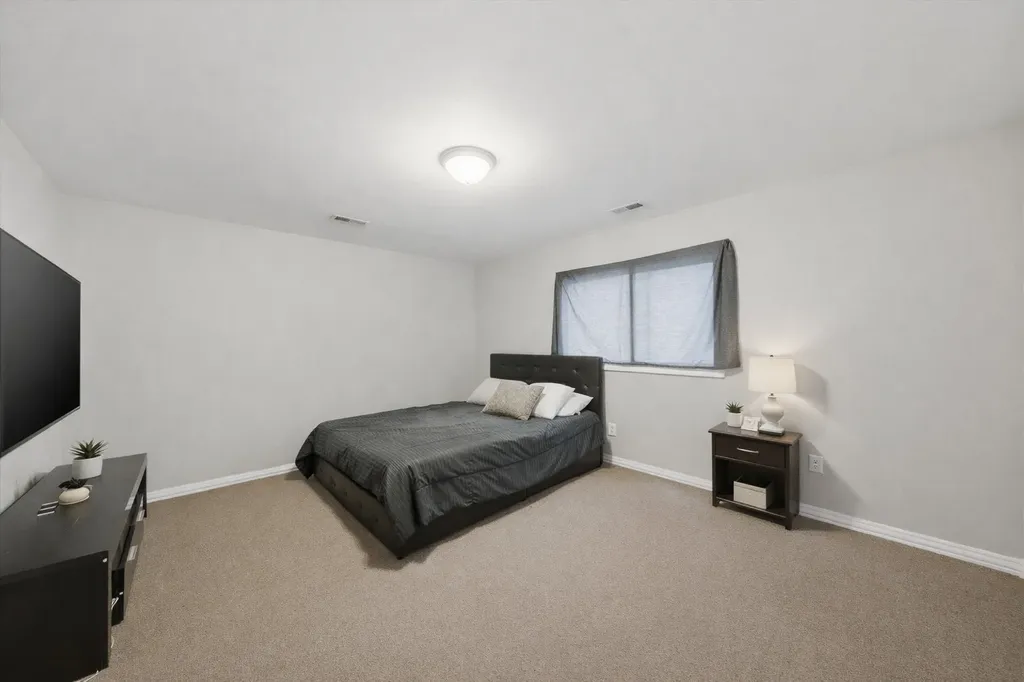 1222 Grove Street Aurora IL 60505