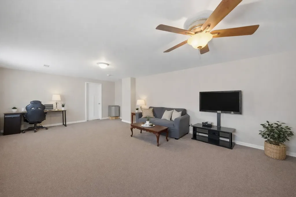 1222 Grove Street Aurora IL 60505