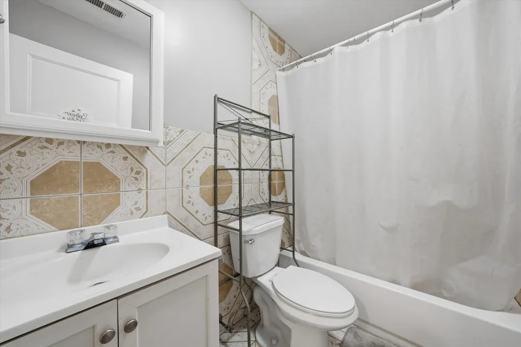 1222 Grove Street Aurora IL 60505