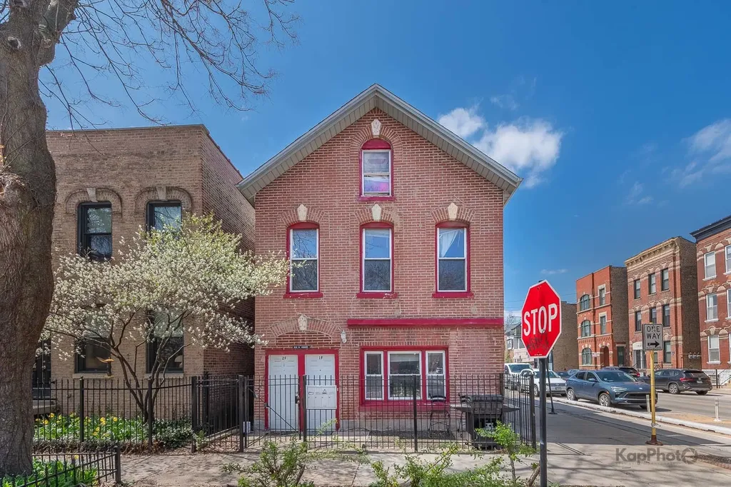 958 North Honore Street Chicago IL 60622