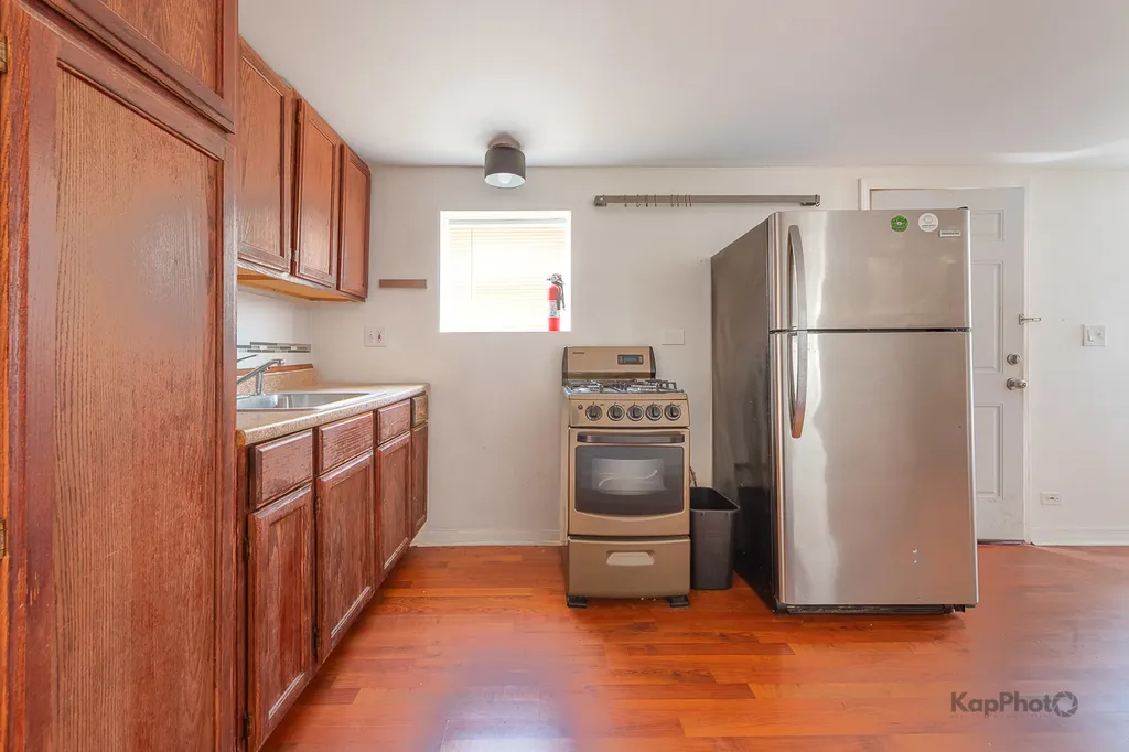 958 North Honore Street Chicago IL 60622