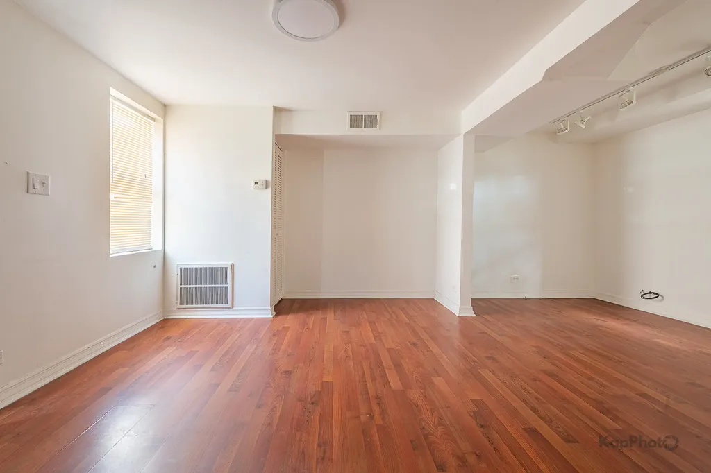 958 North Honore Street Chicago IL 60622