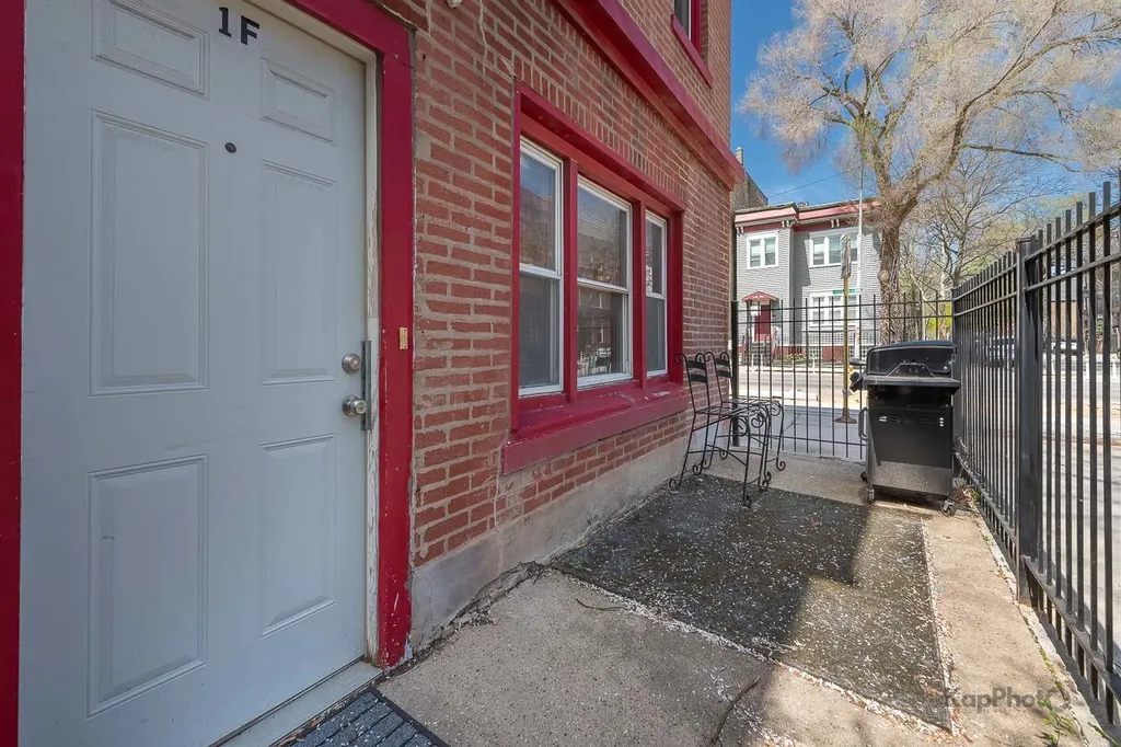 958 North Honore Street Chicago IL 60622