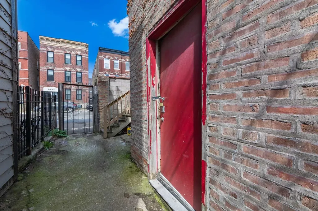 958 North Honore Street Chicago IL 60622