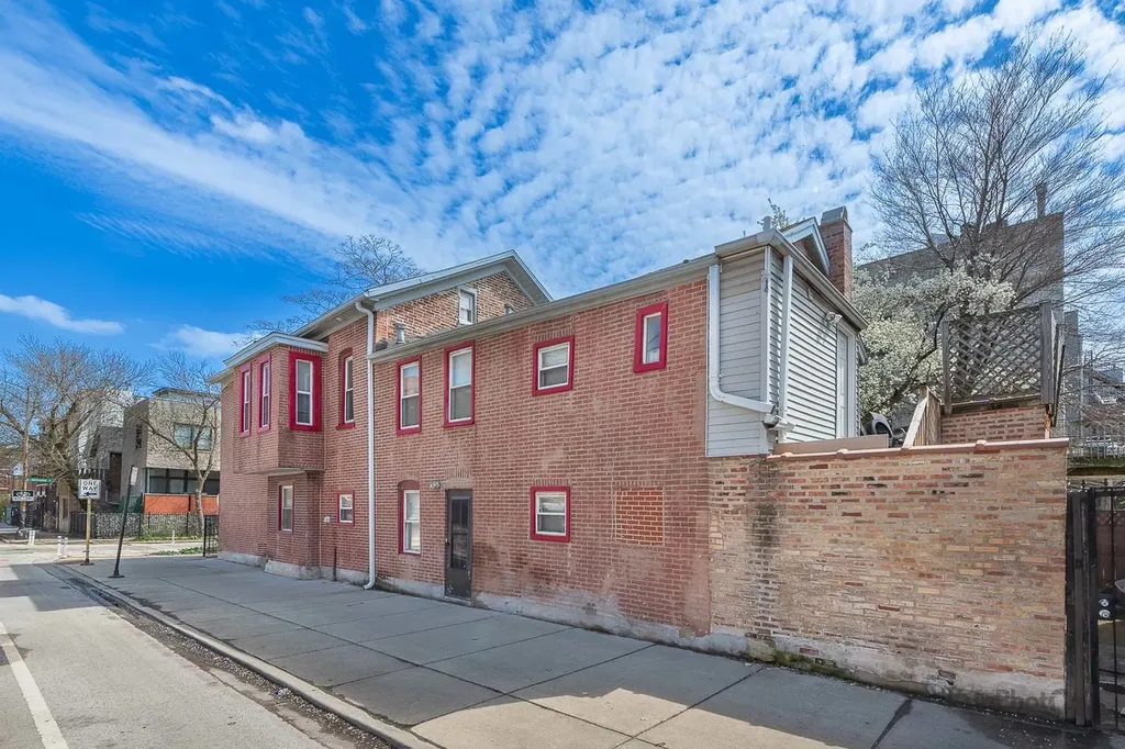 958 North Honore Street Chicago IL 60622