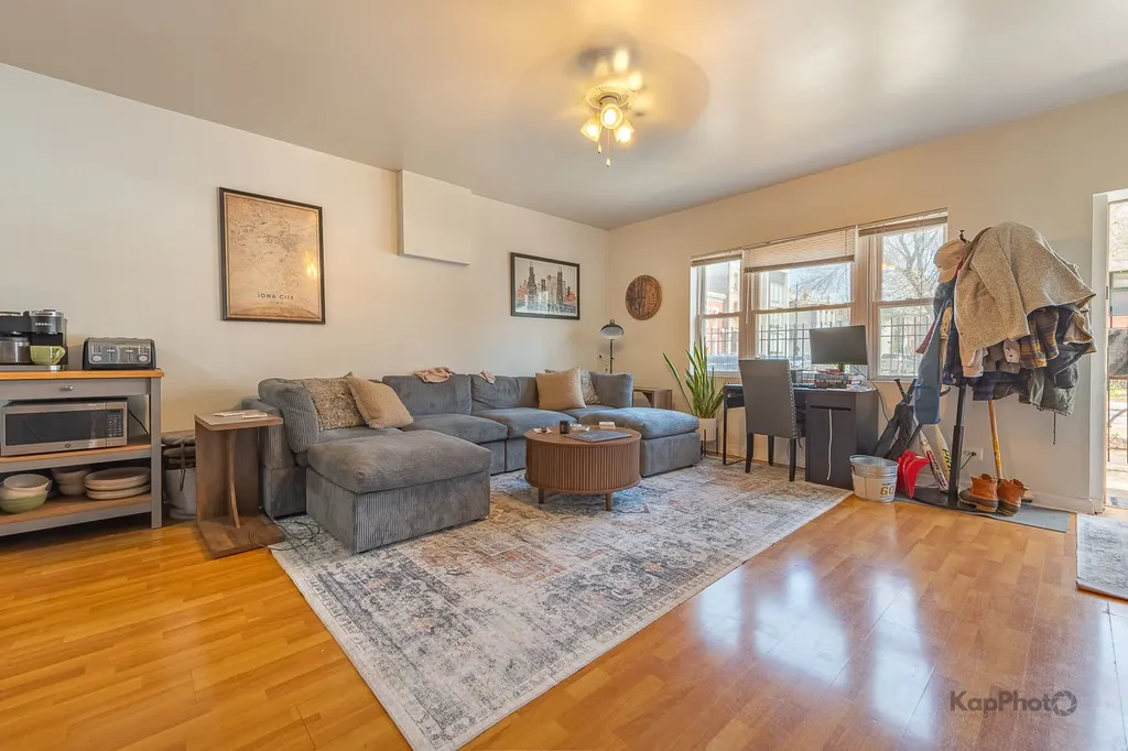 958 North Honore Street Chicago IL 60622