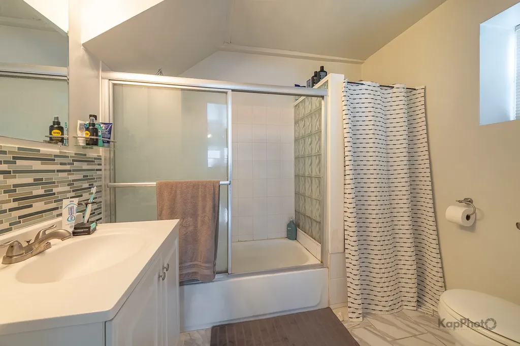 958 North Honore Street Chicago IL 60622