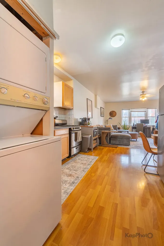 958 North Honore Street Chicago IL 60622