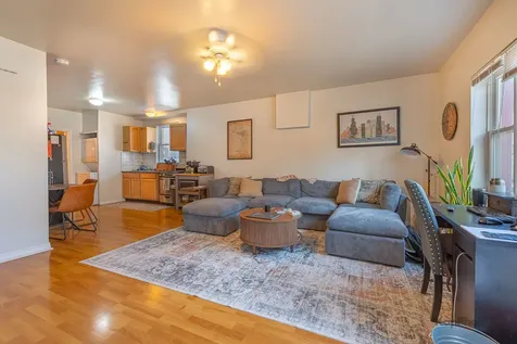 958 North Honore Street Chicago IL 60622