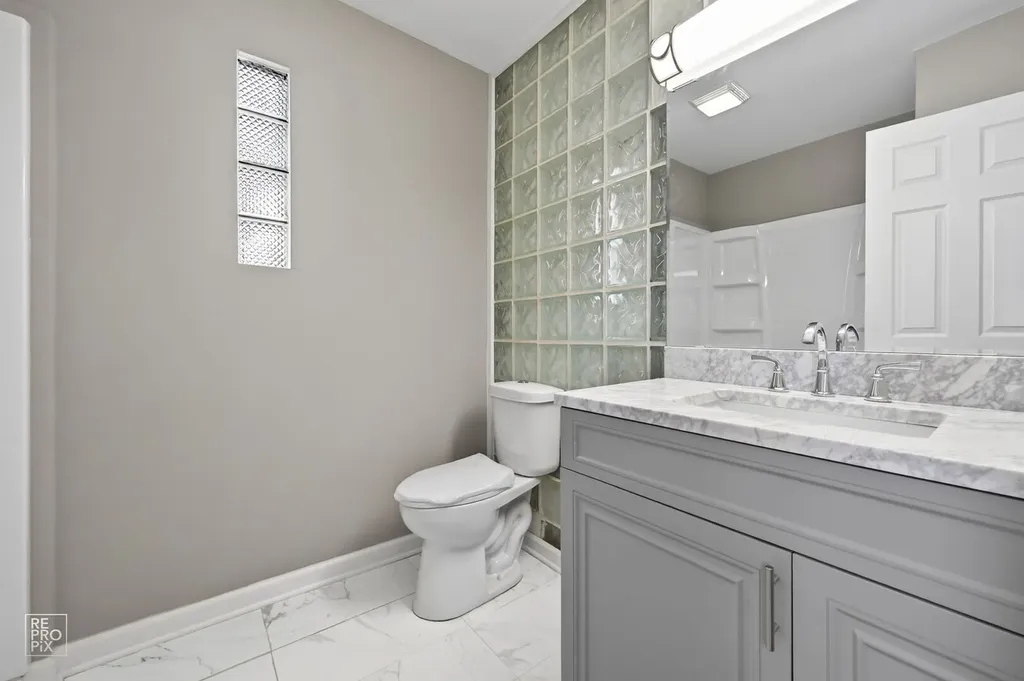 4680 West 83rd Street Chicago IL 60652