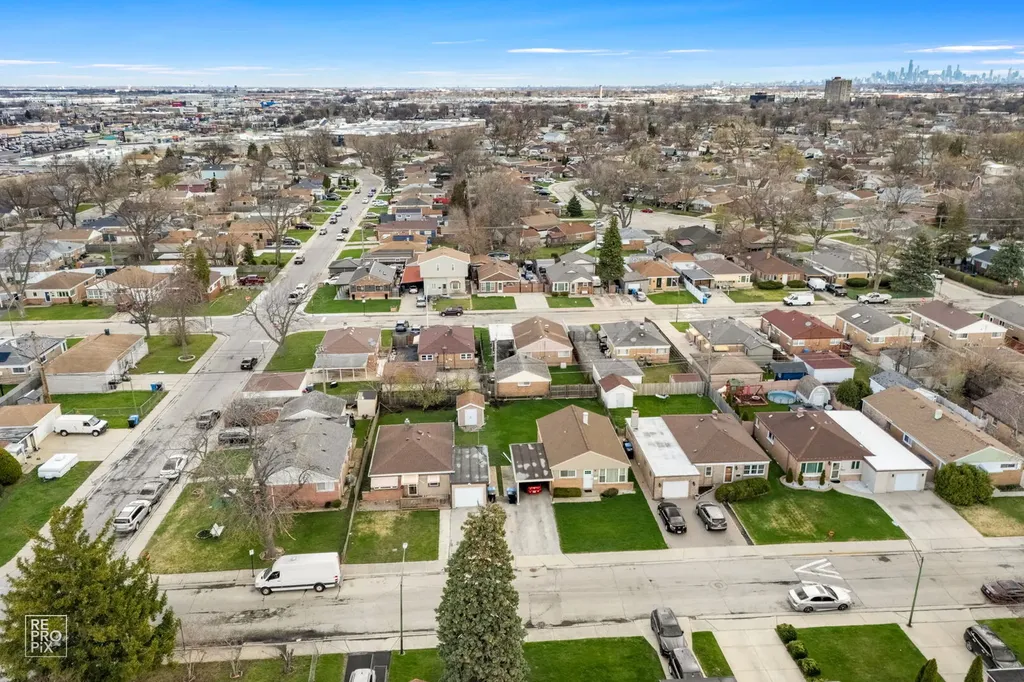 4680 West 83rd Street Chicago IL 60652