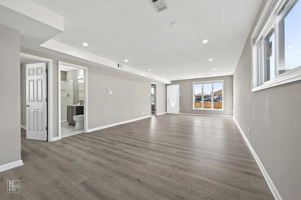4680 West 83rd Street Chicago IL 60652