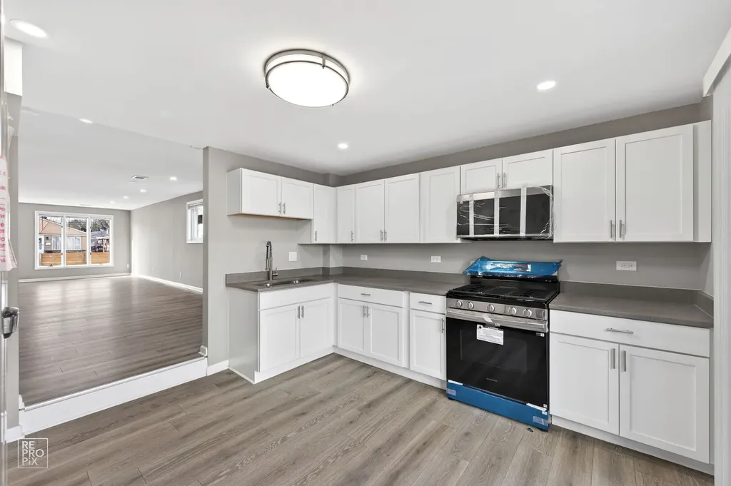 4680 West 83rd Street Chicago IL 60652