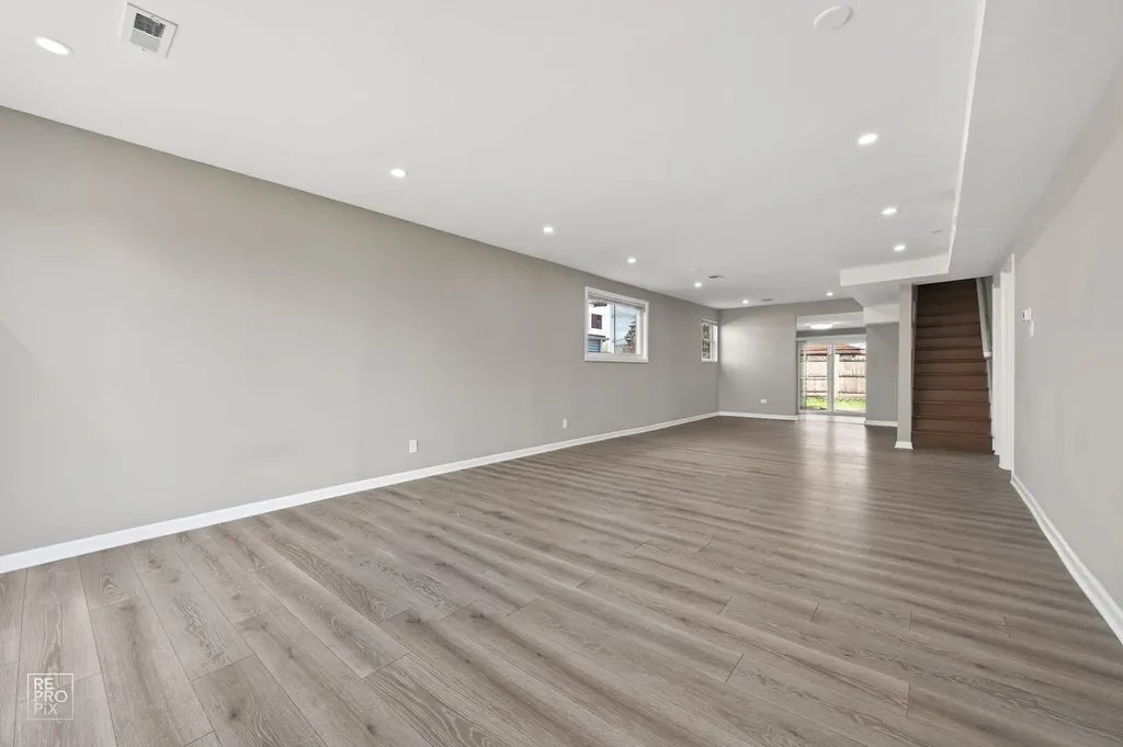 4680 West 83rd Street Chicago IL 60652