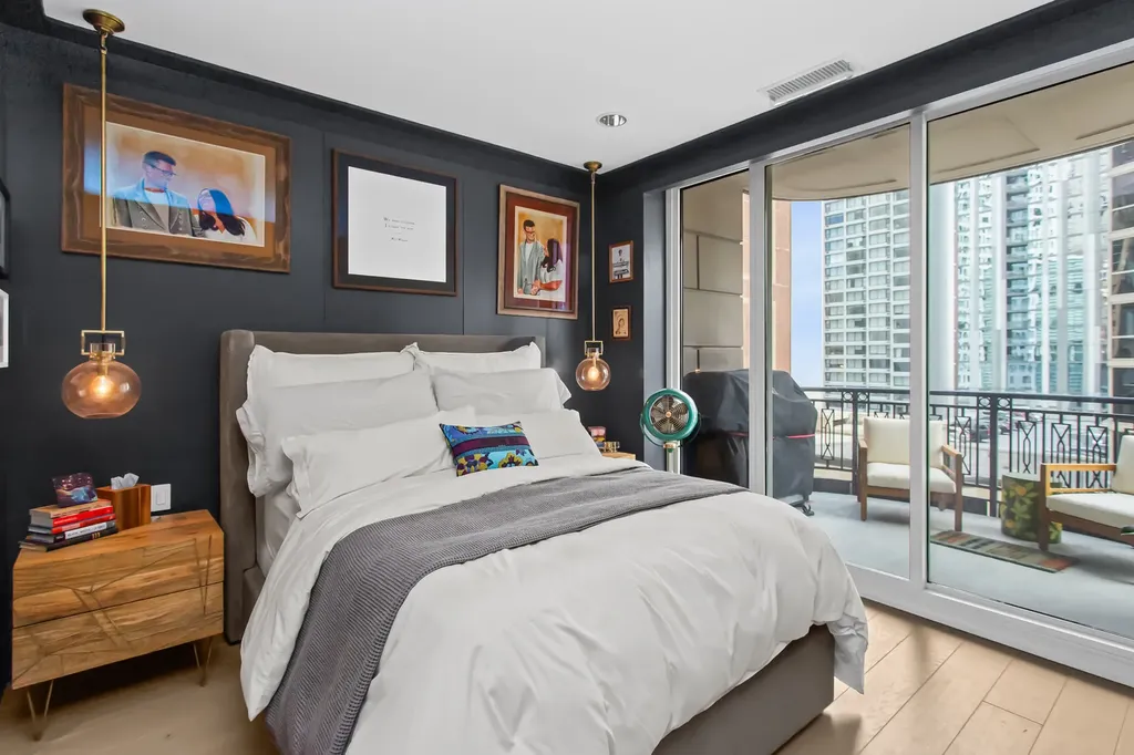 10 East Delaware Place Chicago IL 60611