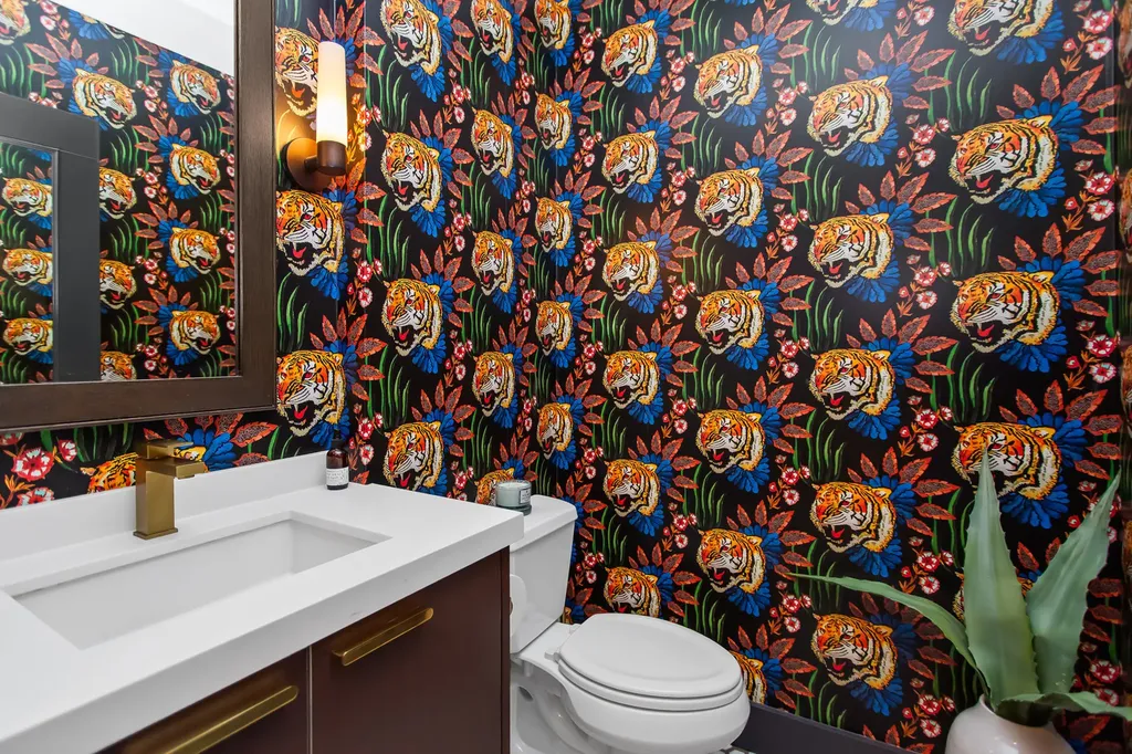 10 East Delaware Place Chicago IL 60611