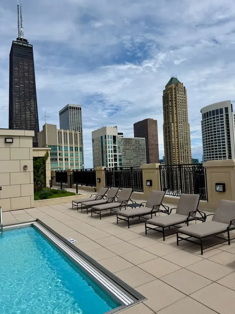 10 East Delaware Place Chicago IL 60611