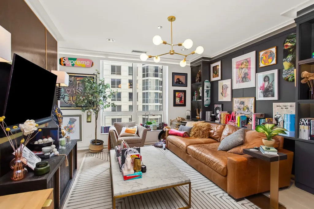 10 East Delaware Place Chicago IL 60611