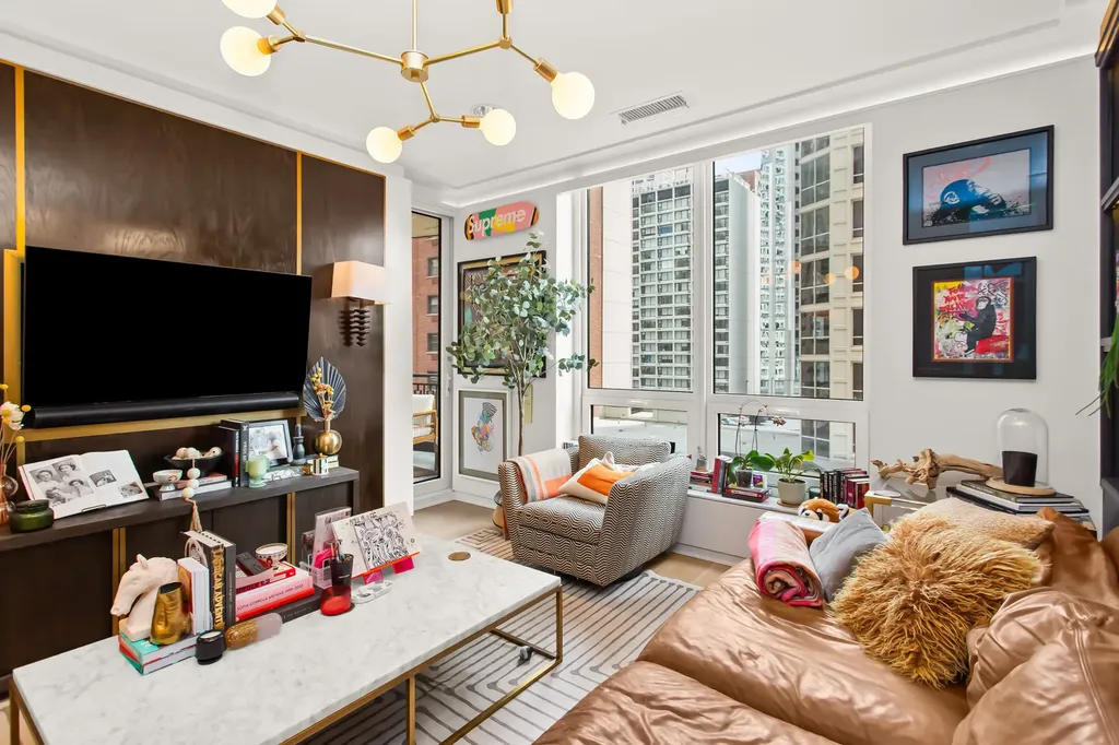 10 East Delaware Place Chicago IL 60611