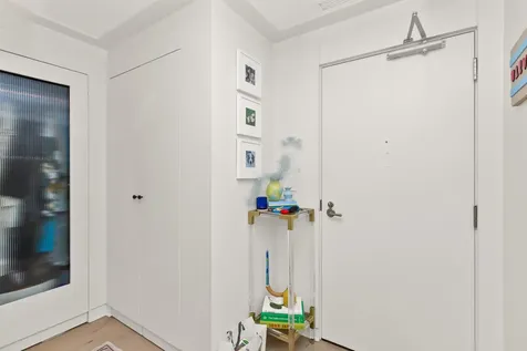10 East Delaware Place Chicago IL 60611