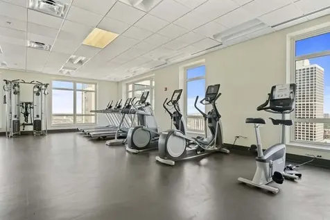 10 East Delaware Place Chicago IL 60611