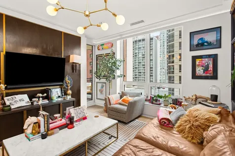 10 East Delaware Place Chicago IL 60611
