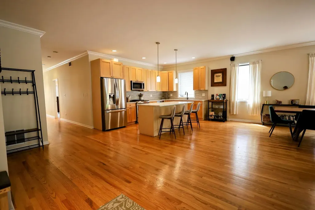 1373 West Hubbard Street Chicago IL 60642