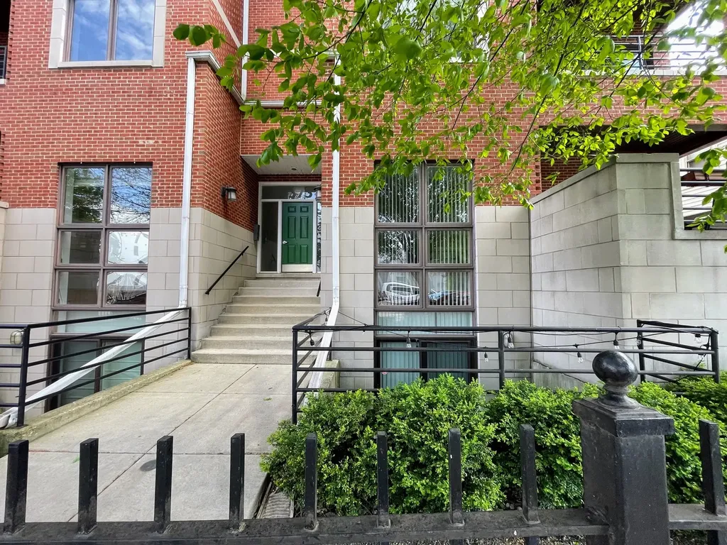1373 West Hubbard Street Chicago IL 60642