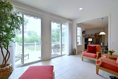 572 Tuscan View Elgin IL 60124