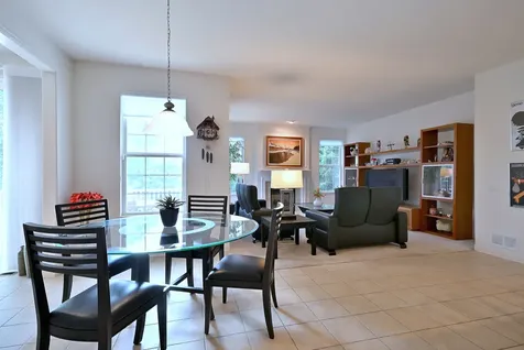 572 Tuscan View Elgin IL 60124