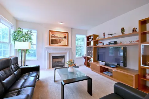 572 Tuscan View Drive Elgin IL 60124