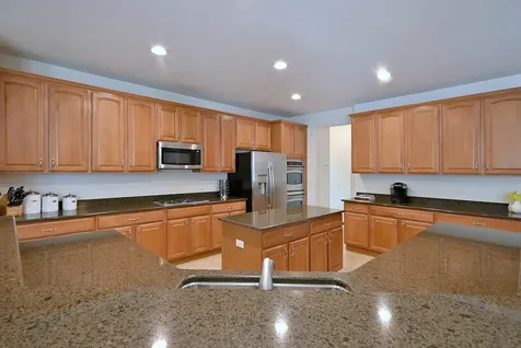572 Tuscan View Drive Elgin IL 60124