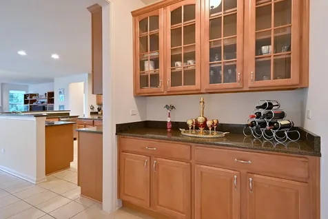572 Tuscan View Elgin IL 60124