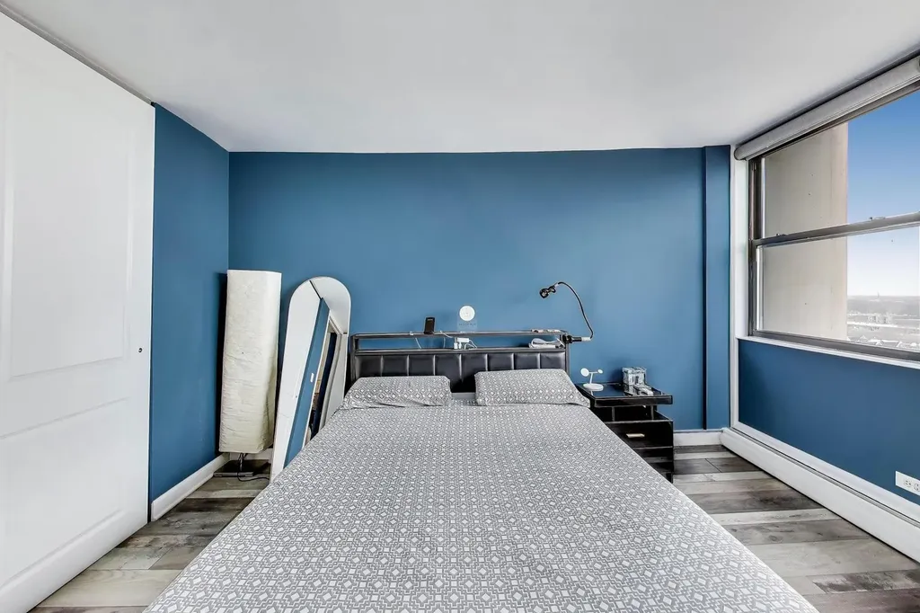 5740 North Sheridan Road Chicago IL 60660