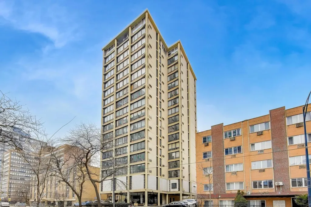 5740 North Sheridan Road Chicago IL 60660