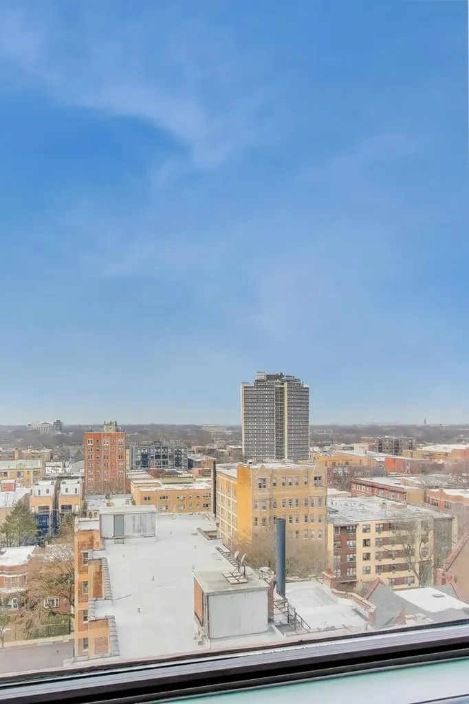 5740 North Sheridan Road Chicago IL 60660