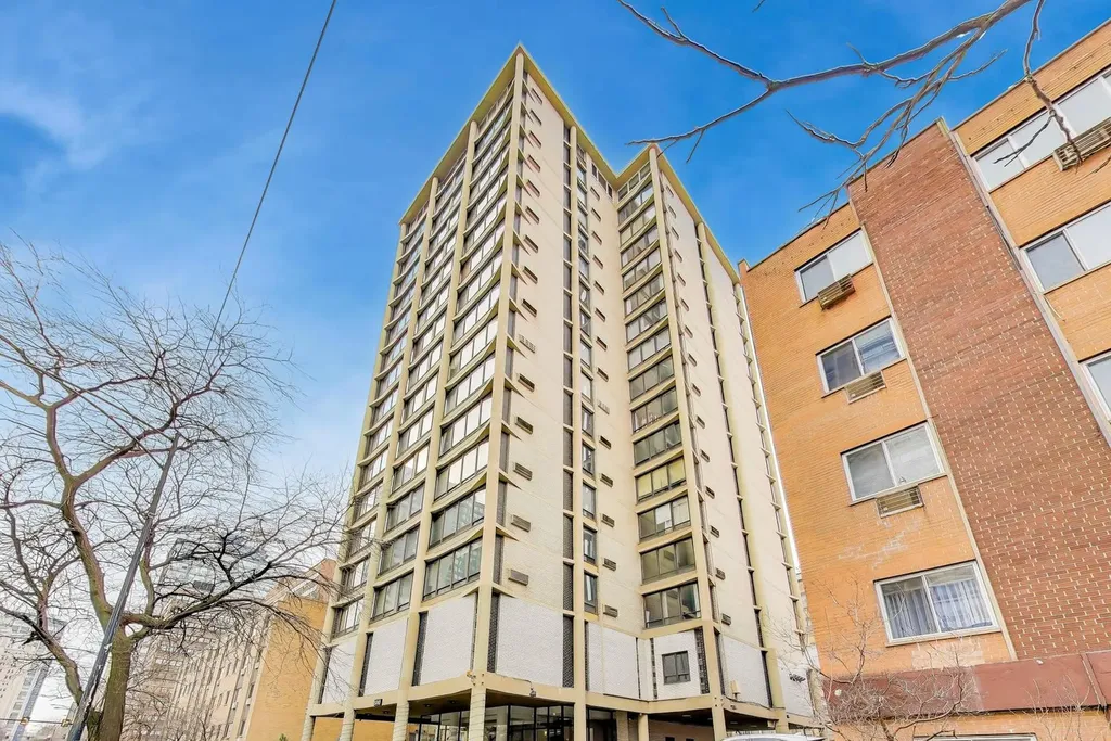 5740 North Sheridan Road Chicago IL 60660